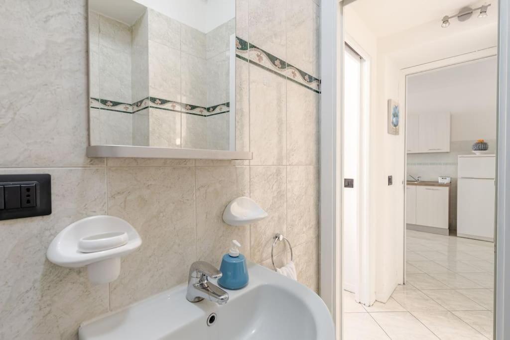 Ferienwohnung Casa Regina 3, Nel Centro Di Alba! Exterior foto